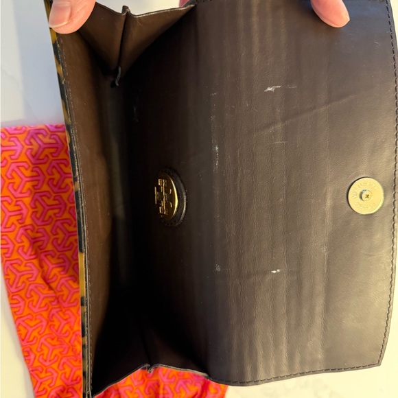 Tory Burch Tortoiseshell Pattern Clutch - Picture 3 of 3